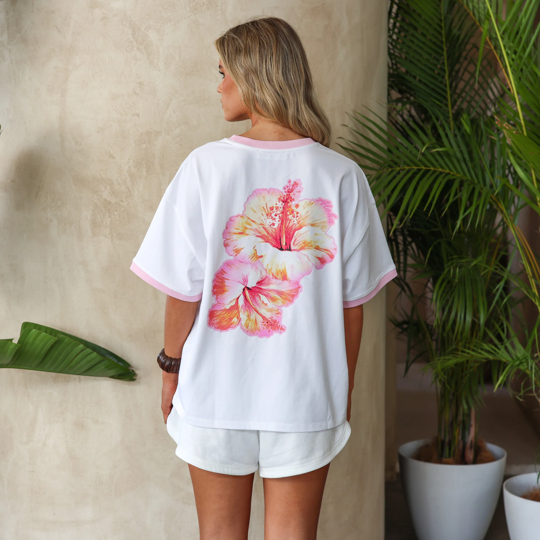 1346-boyfriend-bind-tee-hibiscus-paradise-2.webp Boyfriend Bind Tee - Hibiscus Paradise