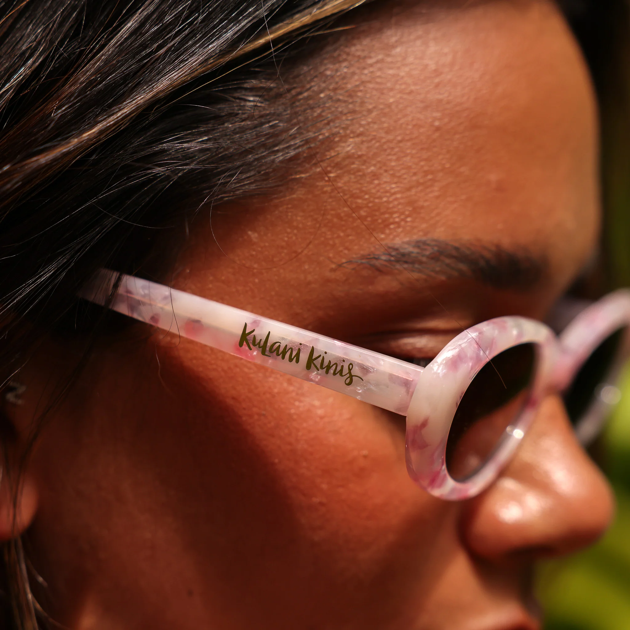 2968-daydreamer-sunglasses-pearl-blush-6.webp Daydreamer Sunglasses - Pearl Blush