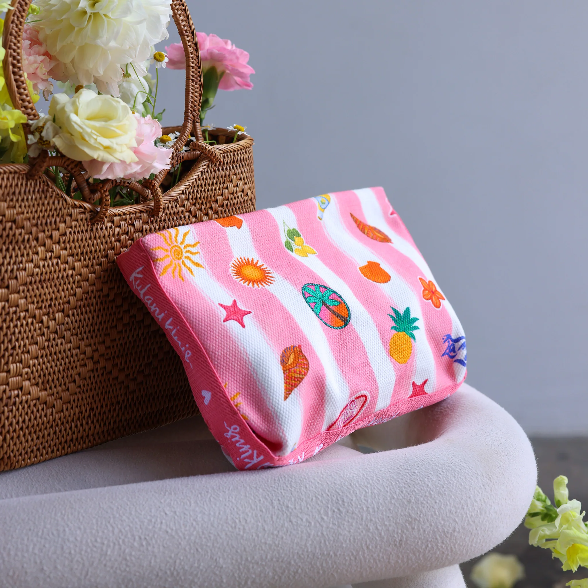 5745-essential-pouch-island-sugar-3.webp Essential Pouch - Island Sugar