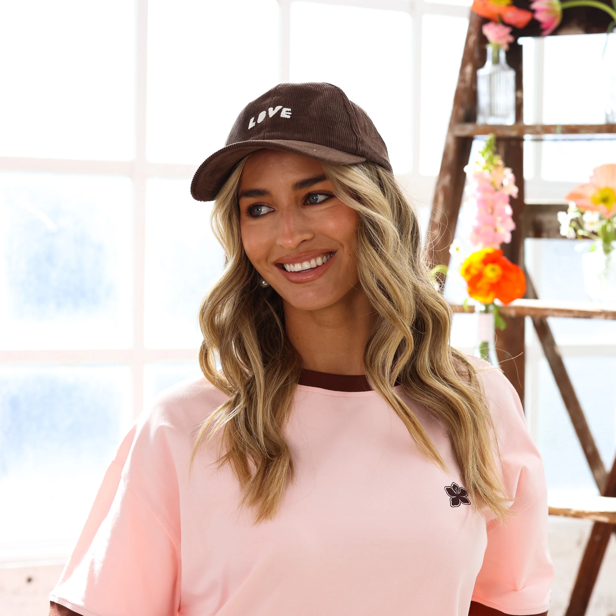6117-vintage-corduroy-cap-starry-love-3.webp Vintage Corduroy Cap - Starry Love